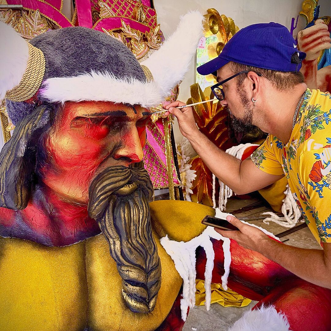 Tradición y moda — Carnavia